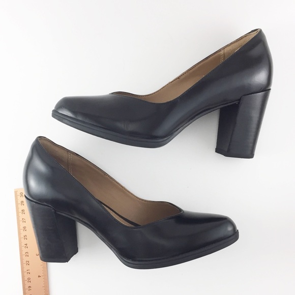 clarks artisan black pumps